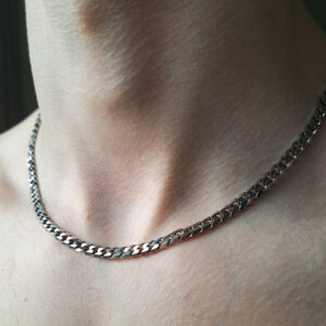 Diamond cut curb ketting